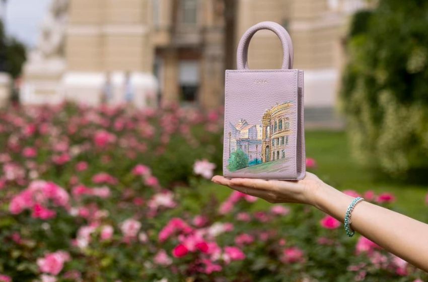 The Ukrainian brand Étape has launched a charitable collection of bags featuring images of Odessa