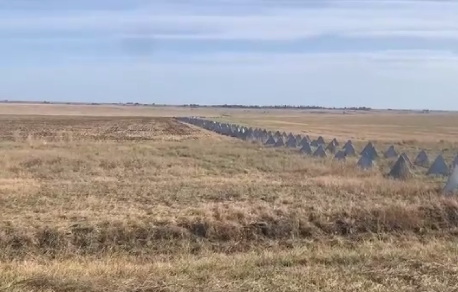 Russia is reinforcing Crimea: partisans have spotted the "dragon's teeth" and the transfer of air defense