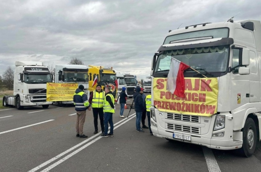 The economic consequences of the protest by Polish carriers on the border with Ukraine are 'very serious,' according to the European Commission