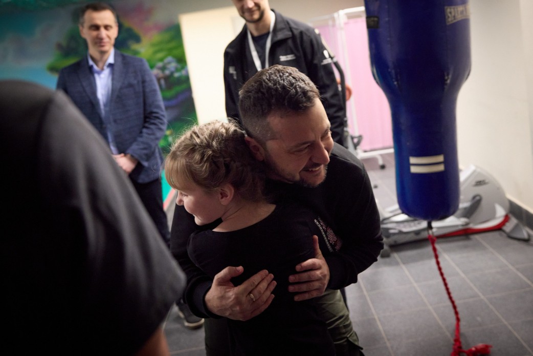 Ukrainian President visited children undergoing rehabilitation after enemy shelling at Okhmatdyt hospital