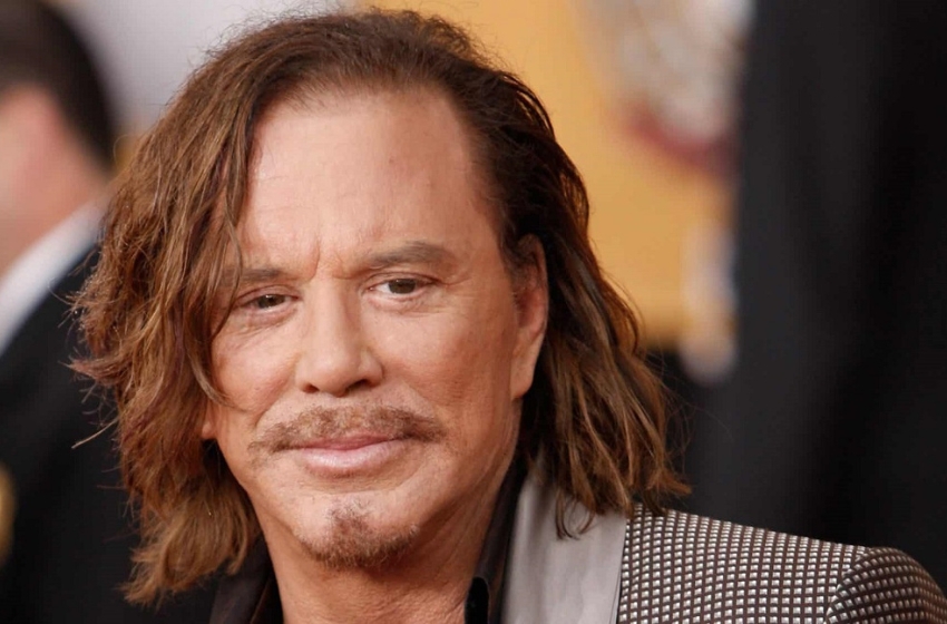 Mickey Rourke is raising $1 million for the reconstruction of buildings in Kherson