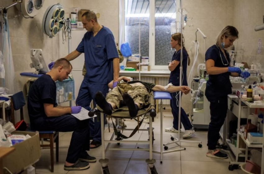 Russian forces in Ukraine prohibit doctors in occupied territories from using social media