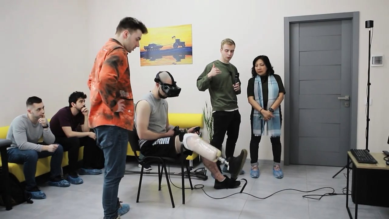 Transformation of Reality: How virtual reality helps military personnel overcome phantom pain