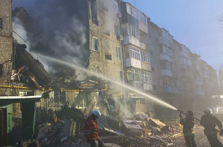 Shahed strike on a multi-story building in Sumy: 10 people were rescued from under the rubble, there are casualties
