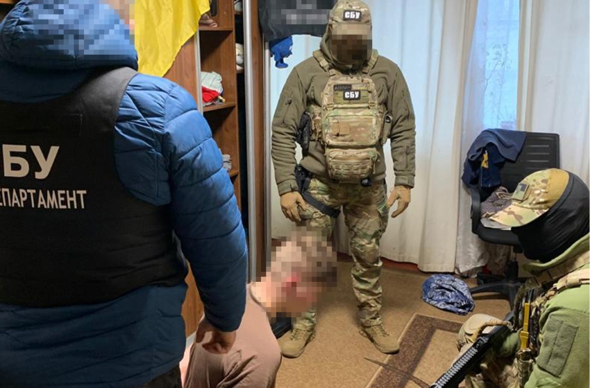 The SSU detained a Russian FSB 'undercover agent' attempting to infiltrate the police to spy on Ukrainian military units