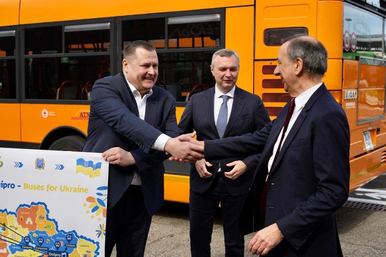 In cooperation with Dnipro, Milan provides buses to Ukrainian cities