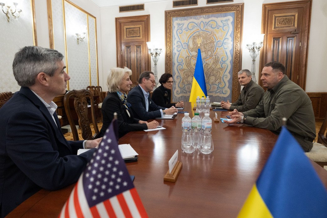 Ukraine's Presidential Office hosts meeting with U.S. delegation