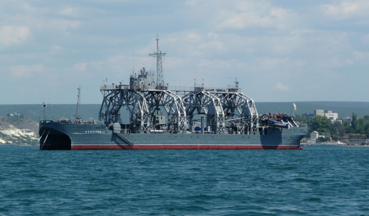 Ukraine confirmed the striking of a Russian ship in Sevastopol