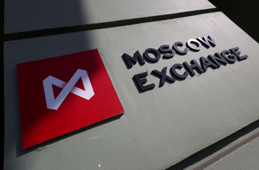 What do US sanctions against Moscow Exchange mean for Russians?