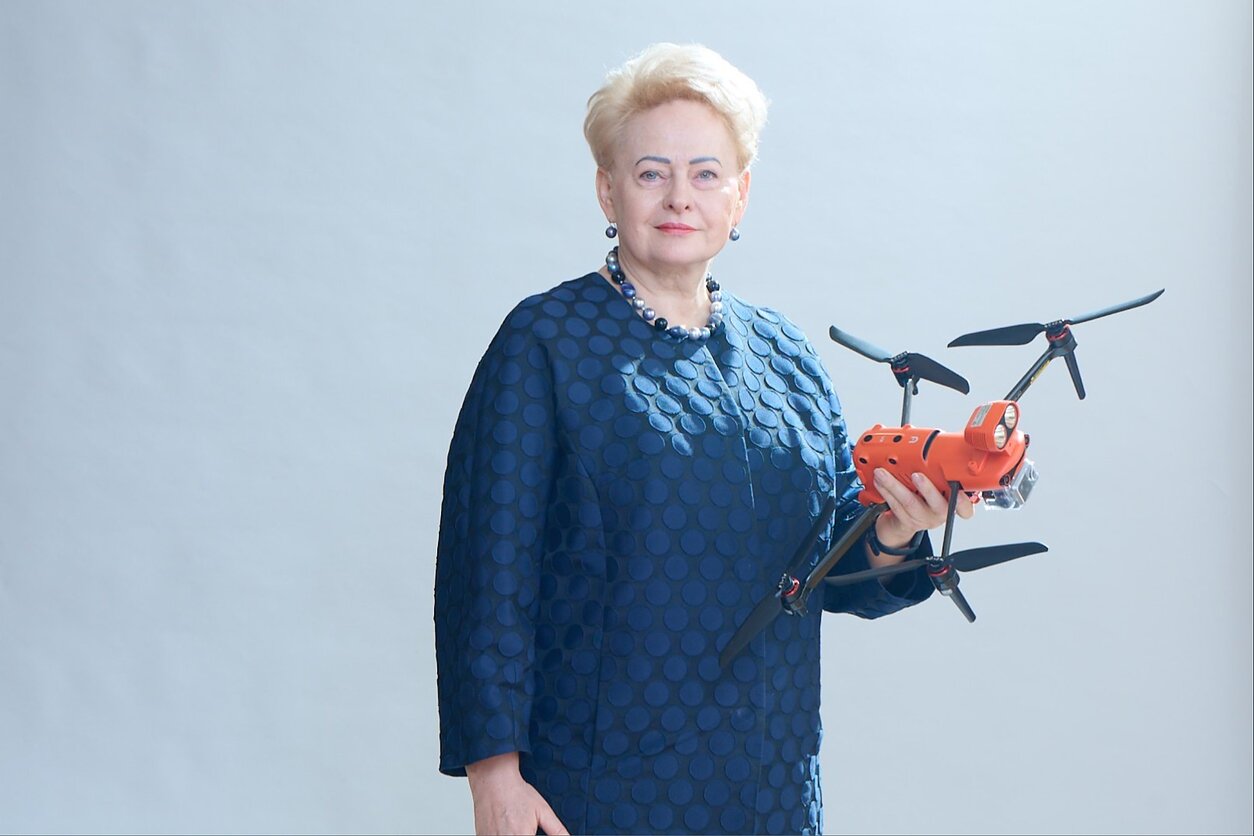 Lithuanian volunteers and Grybauskaitė vaunch fundraiser for drones for Ukraine
