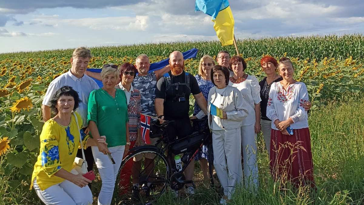 Norwegian IT specialist embarks on cycling tour to Ukraine, combining trip with fundraising for drones for the Ukrainian Armed Forces