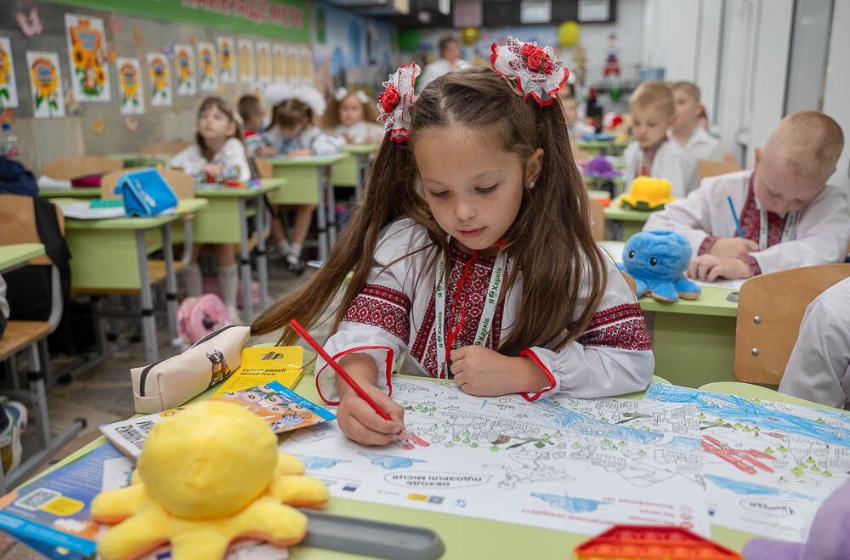 Despite the war and constant shelling, classes have started in Kharkiv's underground schools