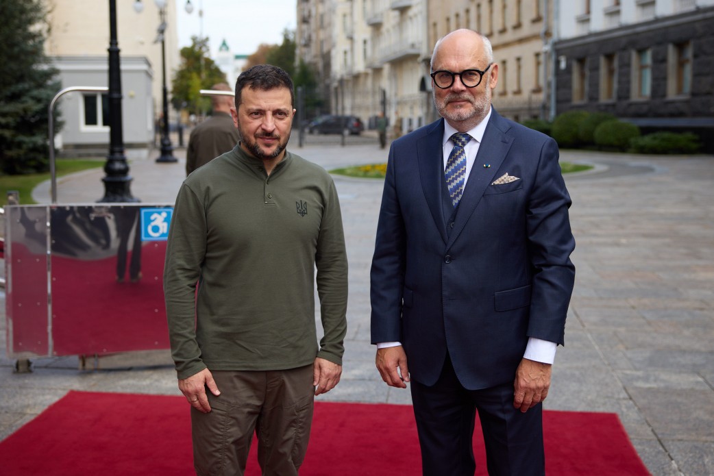 Volodymyr Zelensky met with the President of Estonia