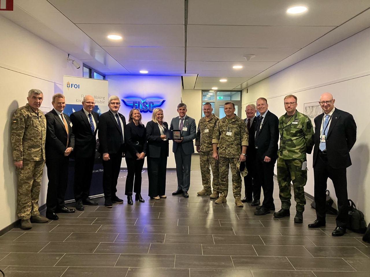 Ukraine and Sweden discussed the possibility of training Ukrainian combat pilots and defense cooperation