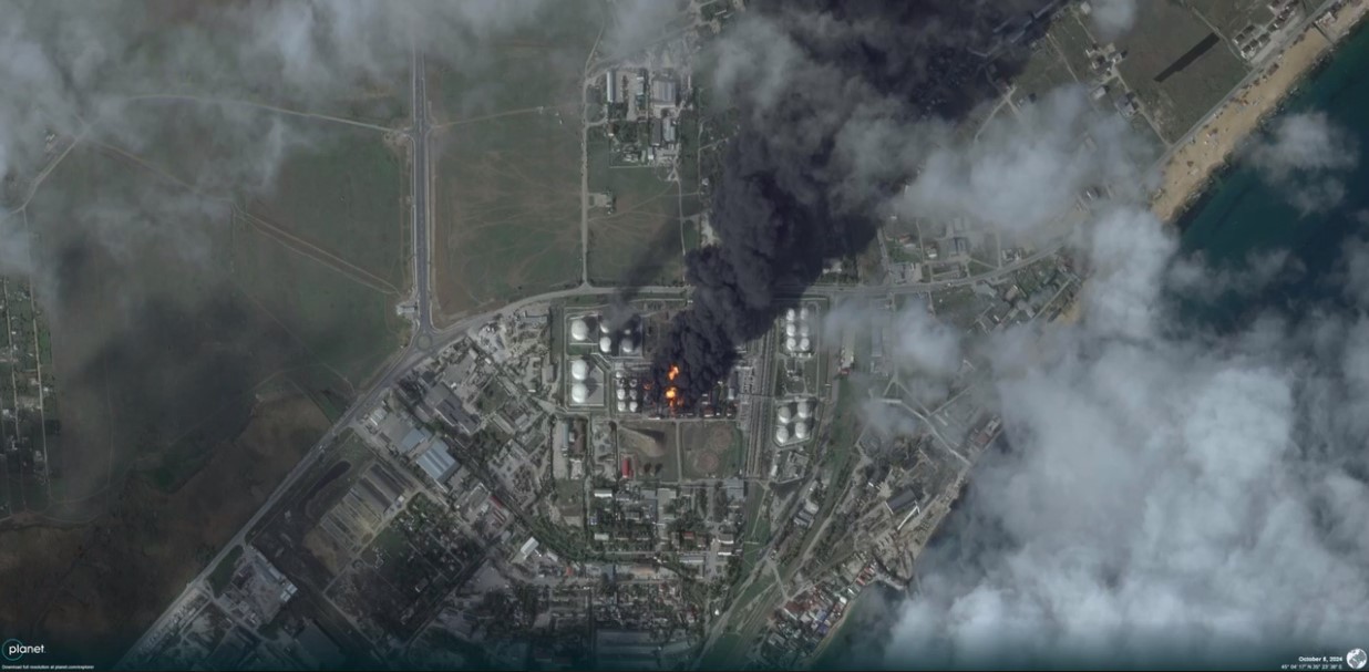 The oil depot in Feodosia has been burning for the third day