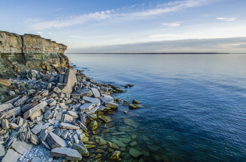 Estonia to install blade buoys on water border with Russia