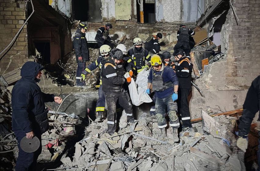 Strike on a five-story building in Kryvyi Rih: the bodies of three children and their mother have been recovered from the rubble