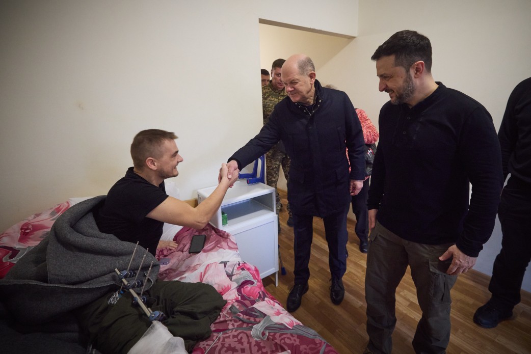 Volodymyr Zelenskyy and Olaf Scholz Visited Wounded Ukrainian Warriors