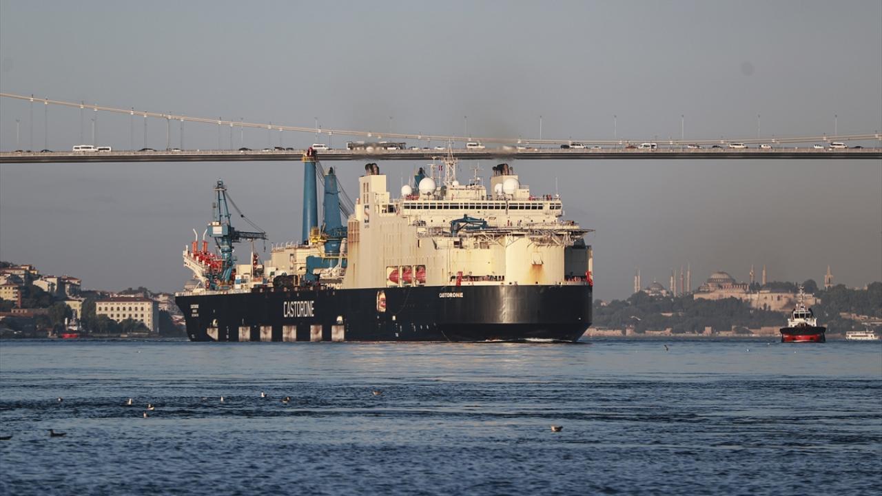 Bosporus closed to vessel traffic due to faulty tanker bound for Russia