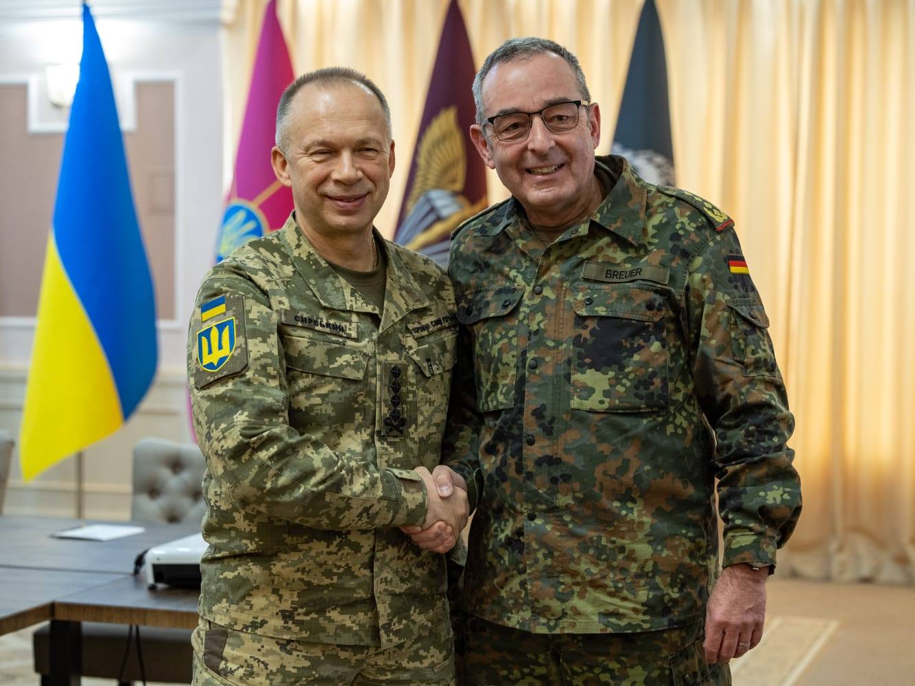 Syrskyi and the Bundeswehr Inspector General discussed weapons, equipment needs, and military training