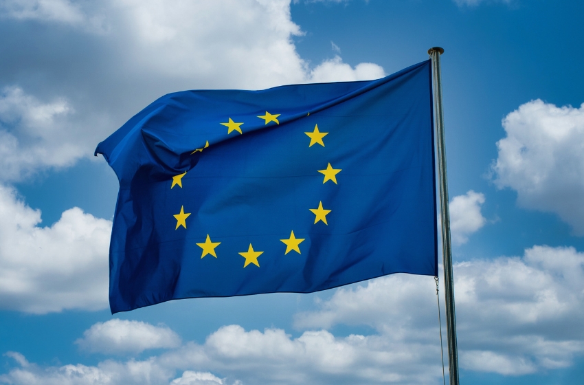 The European Commission does not require the separation of the negotiation process regarding the EU membership of Ukraine and Moldova
