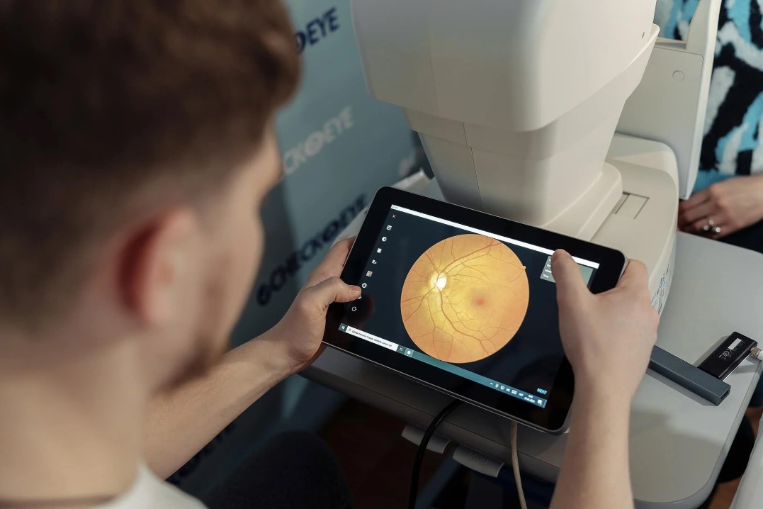 Ukraine pilots AI-powered eye screening