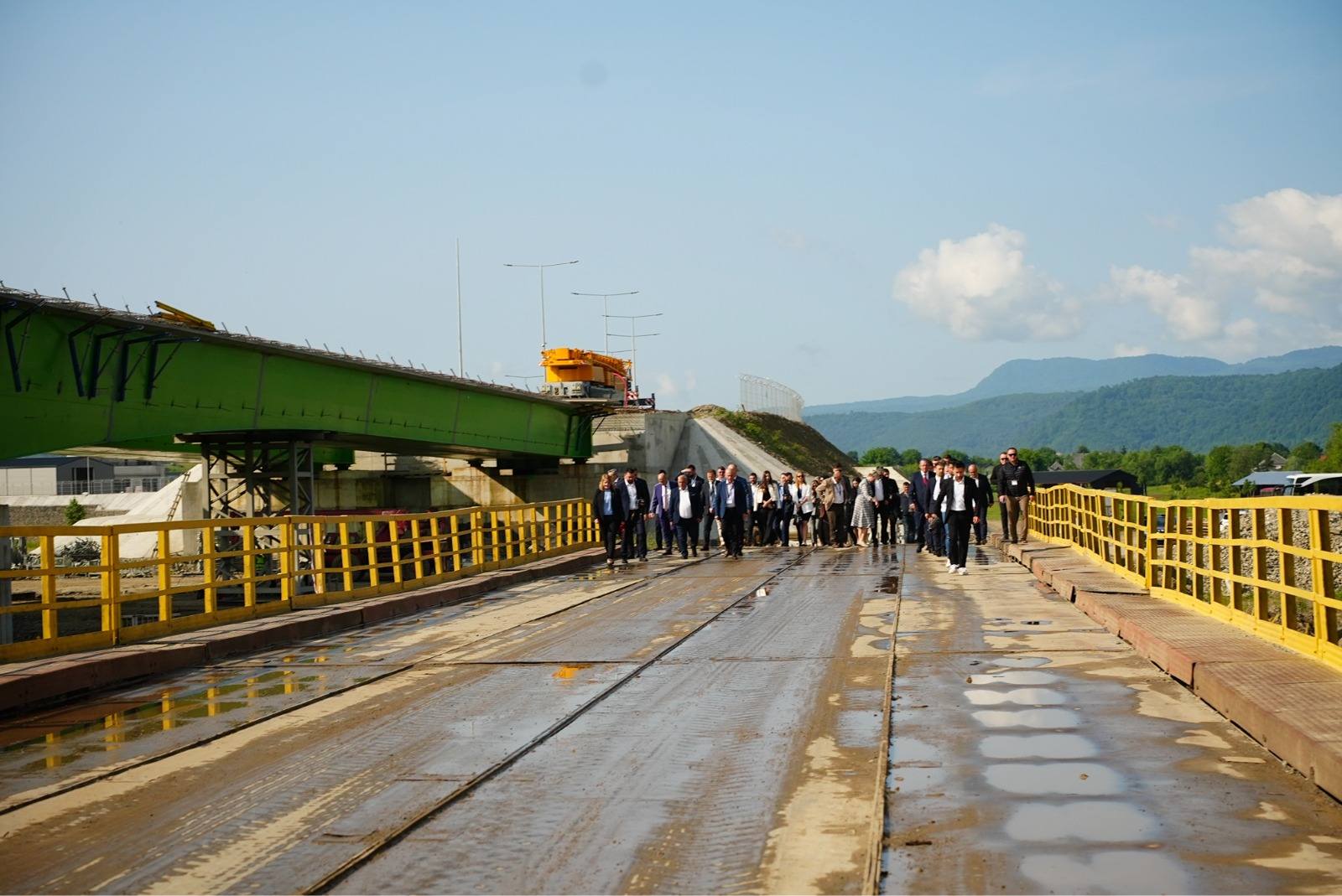A new large border crossing point is being built on the border between Ukraine and Romania