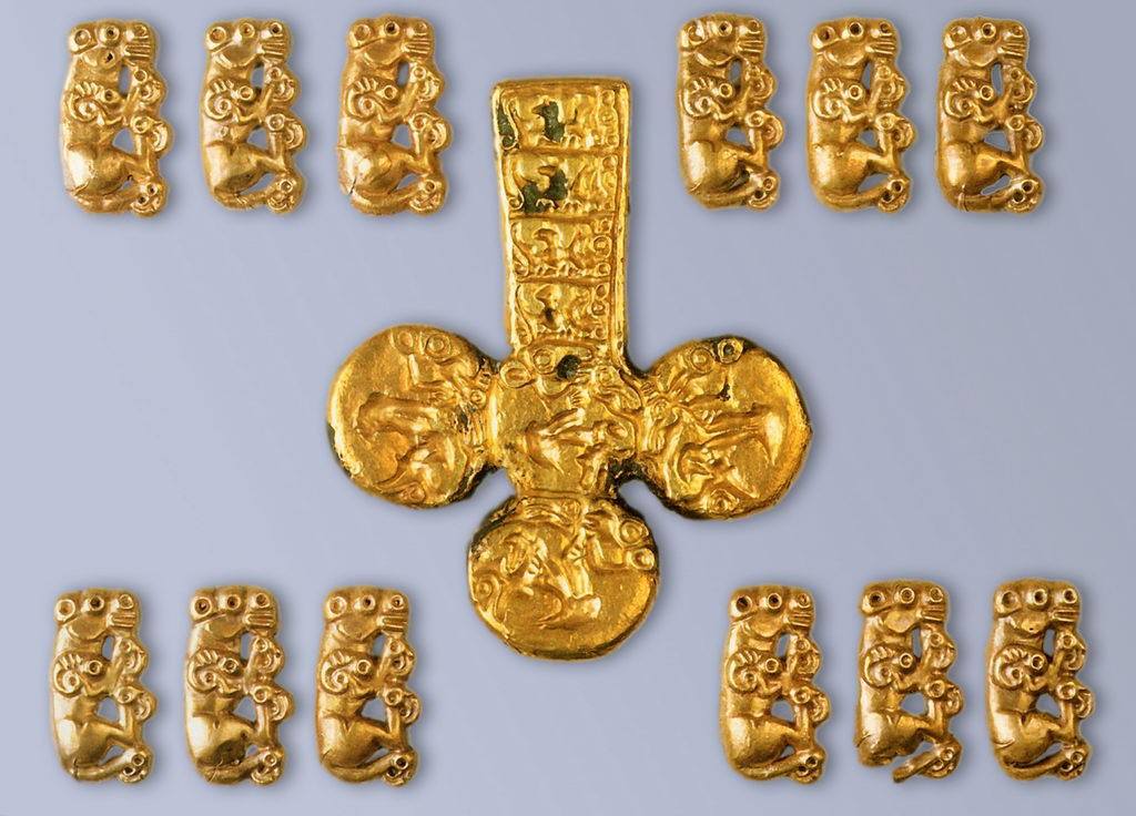 Golden panthers were found in a burial mound in the Poltava region