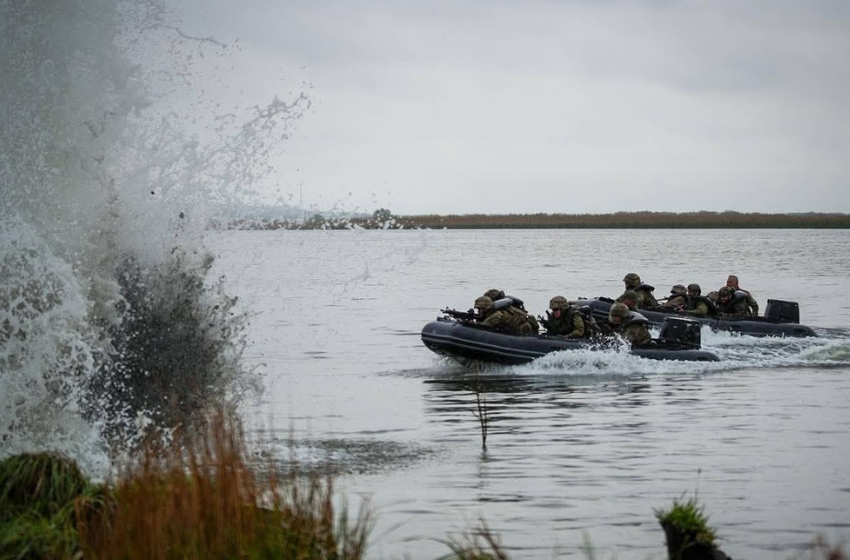 The Russians are transferring a new motorized rifle regiment to the south