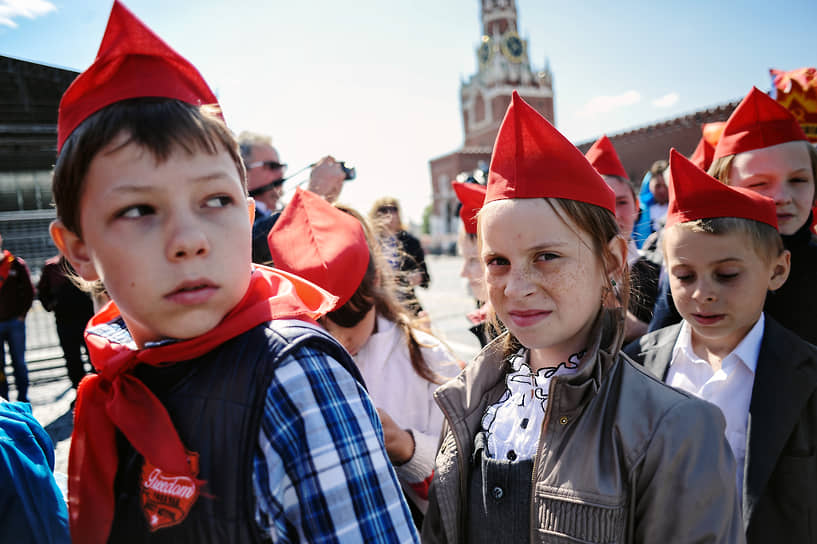 Foreign Intelligence Service: The Kremlin is establishing total control over Russian youth
