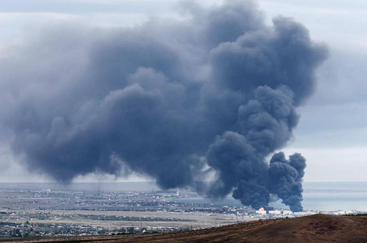 Feodosia oil depot ablaze, key to Russian military supply
