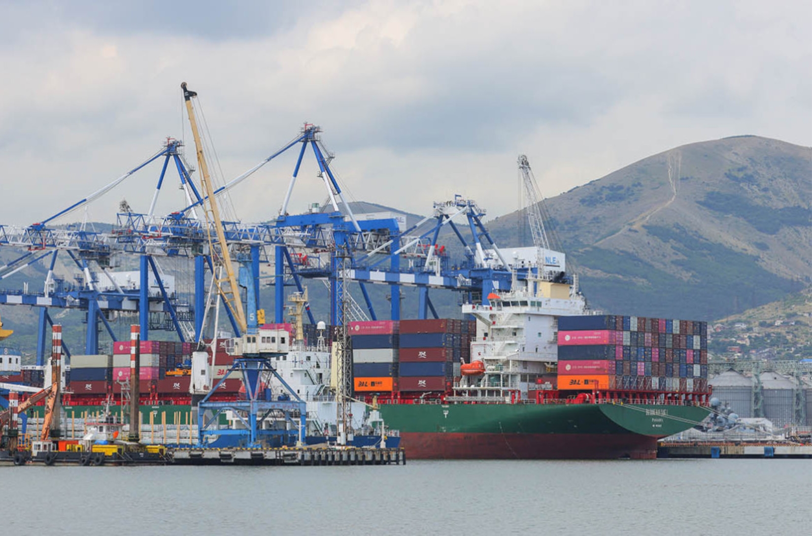 Russia has required all ports to inspect foreign vessels for explosives