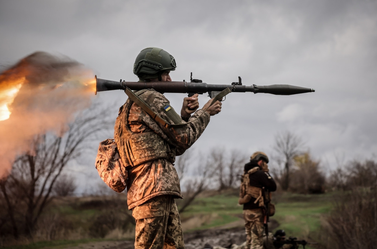 The Russian army has lost another 1,400 personnel and one aircraft