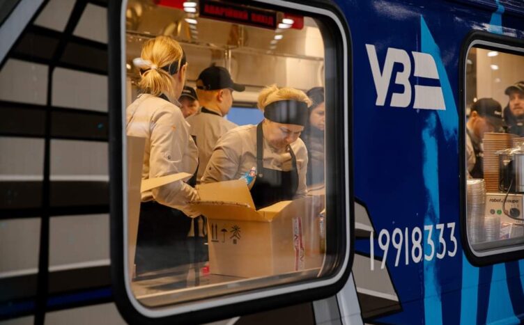 Food Train delivers hot meals to residents of Odessa and Kherson regions