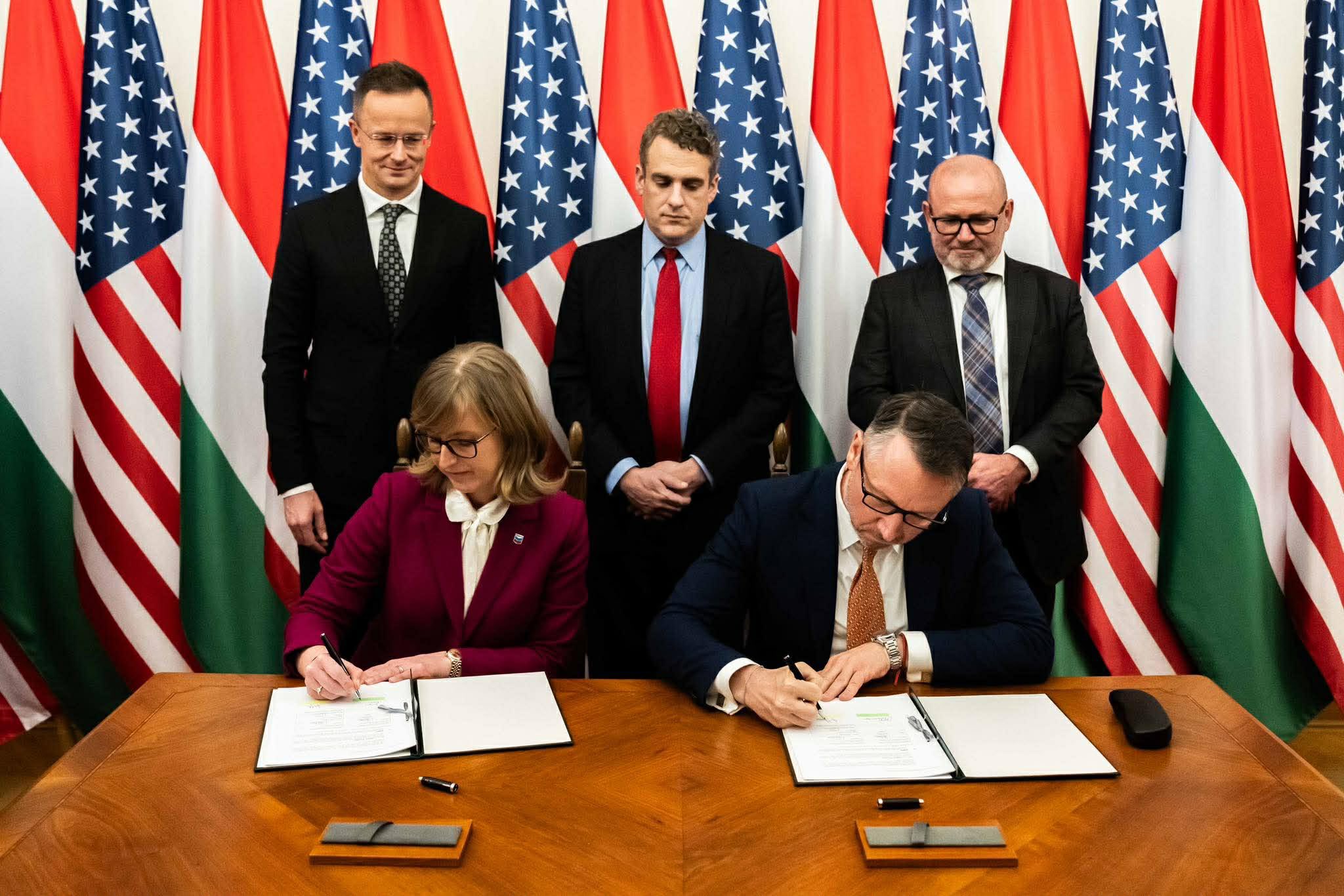 Hungary has signed a contract with the United States for the supply of gas