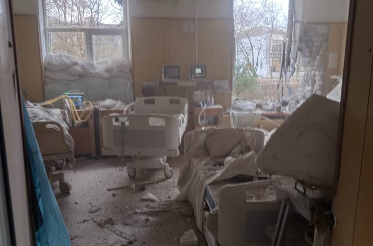 Shelling of a hospital in Kherson: three nurses injured, intensive care unit damaged