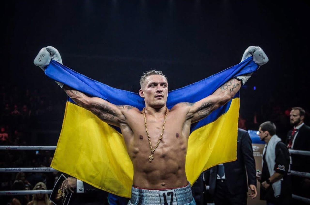 Oleksandr Usyk vacates all heavyweight boxing titles