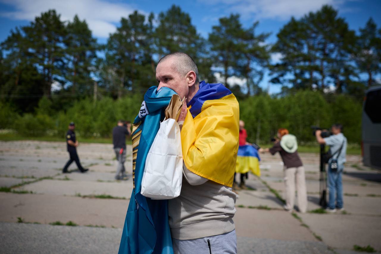 160 Ukrainian service members freed from Russian captivity, including 115 Mariupol defenders