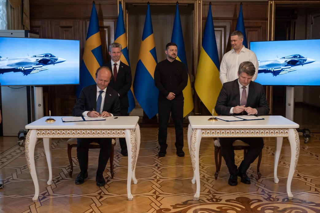 Ukraine and Sweden signed an agreement for the purchase of 16 Gripen E fighter jets