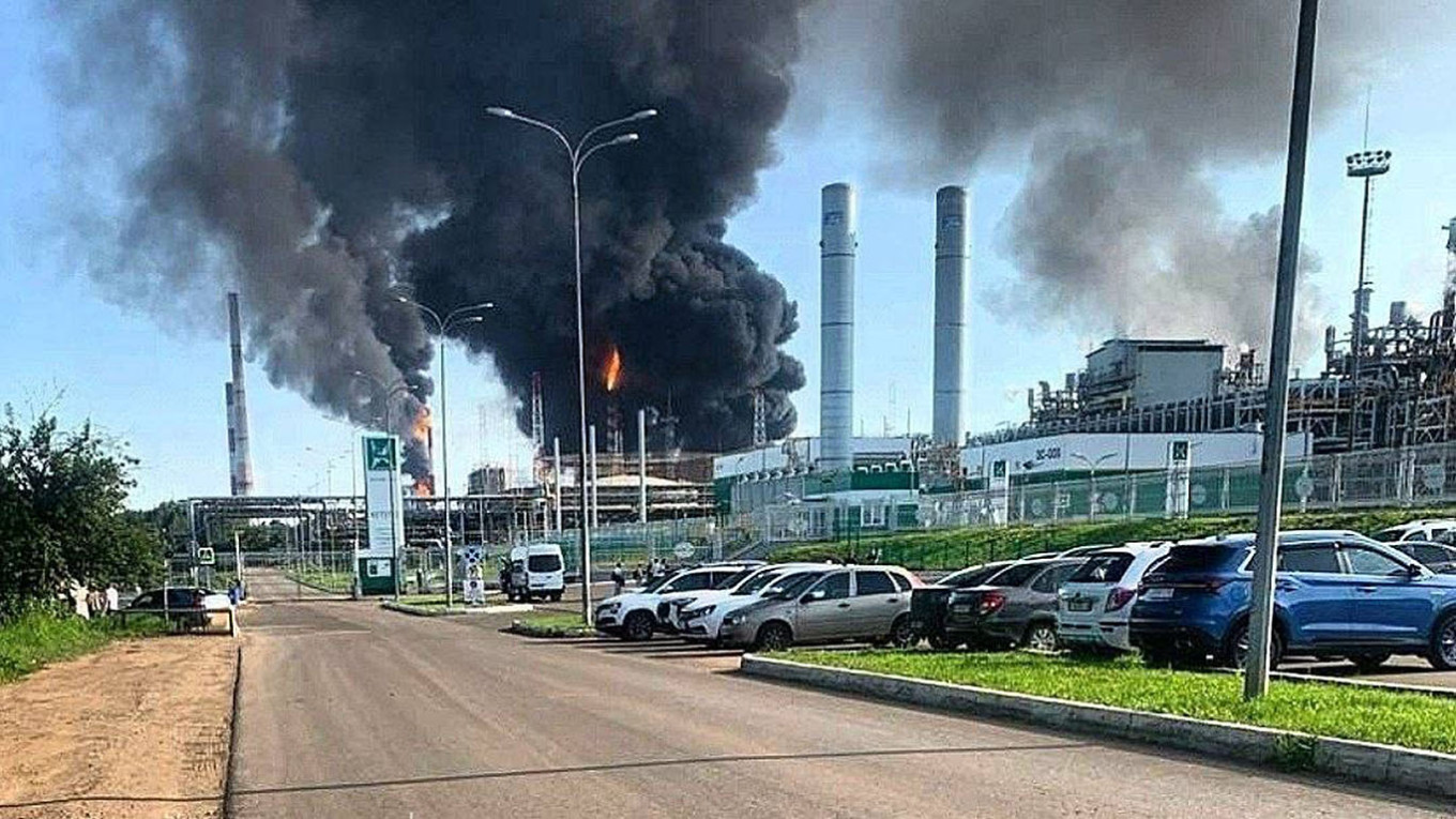 Saratov refinery, Nizhnekamsk facilities and Russian airfield hit