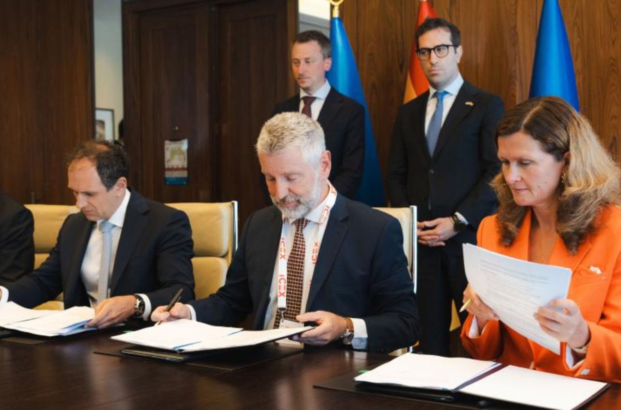 Raiffeisen Bank, ICO and Cesce sign €20 million agreement to support Spanish projects in Ukraine