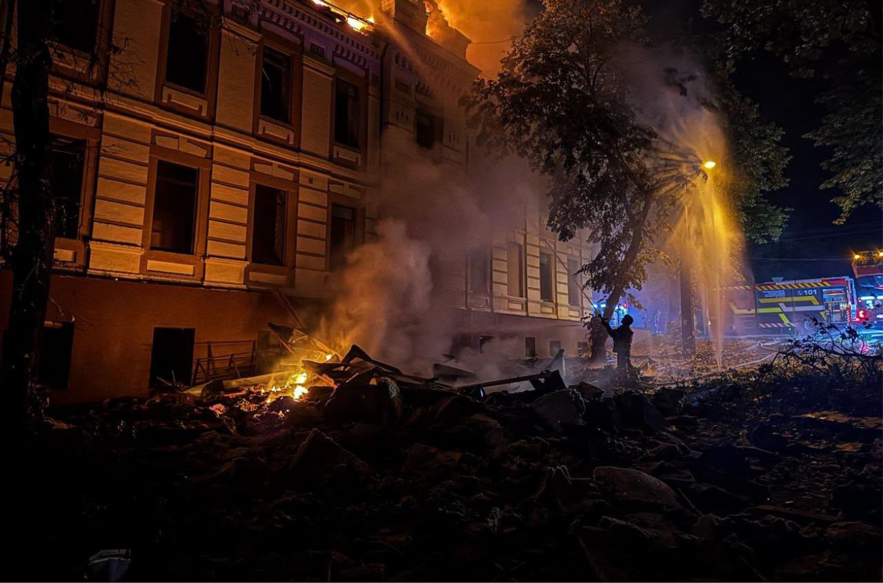 Volodymyr Zelensky: Kyiv hit by one of Russia’s largest ballistic attacks