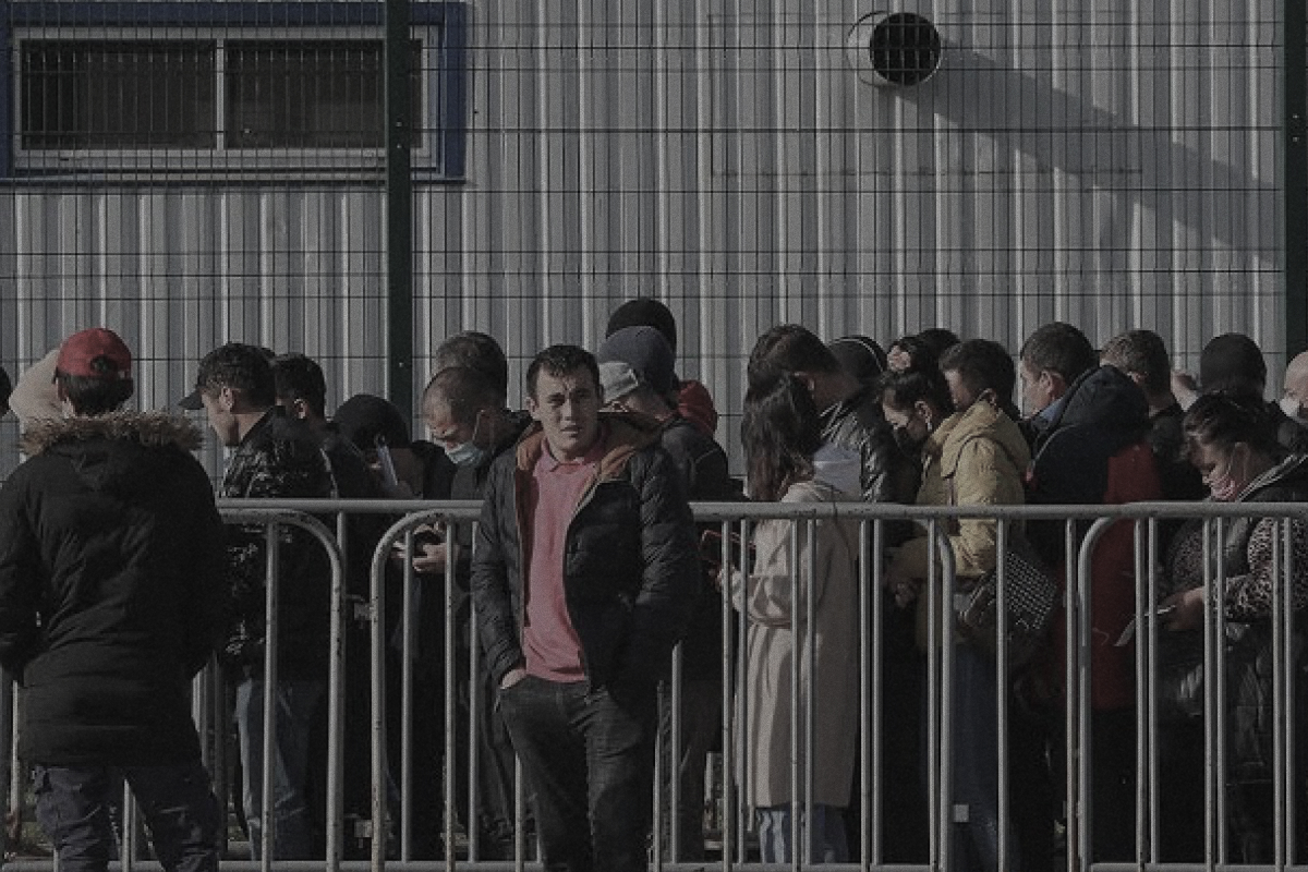 Foreign Intelligence Service: Russia introduces mandatory digital tracking for migrants