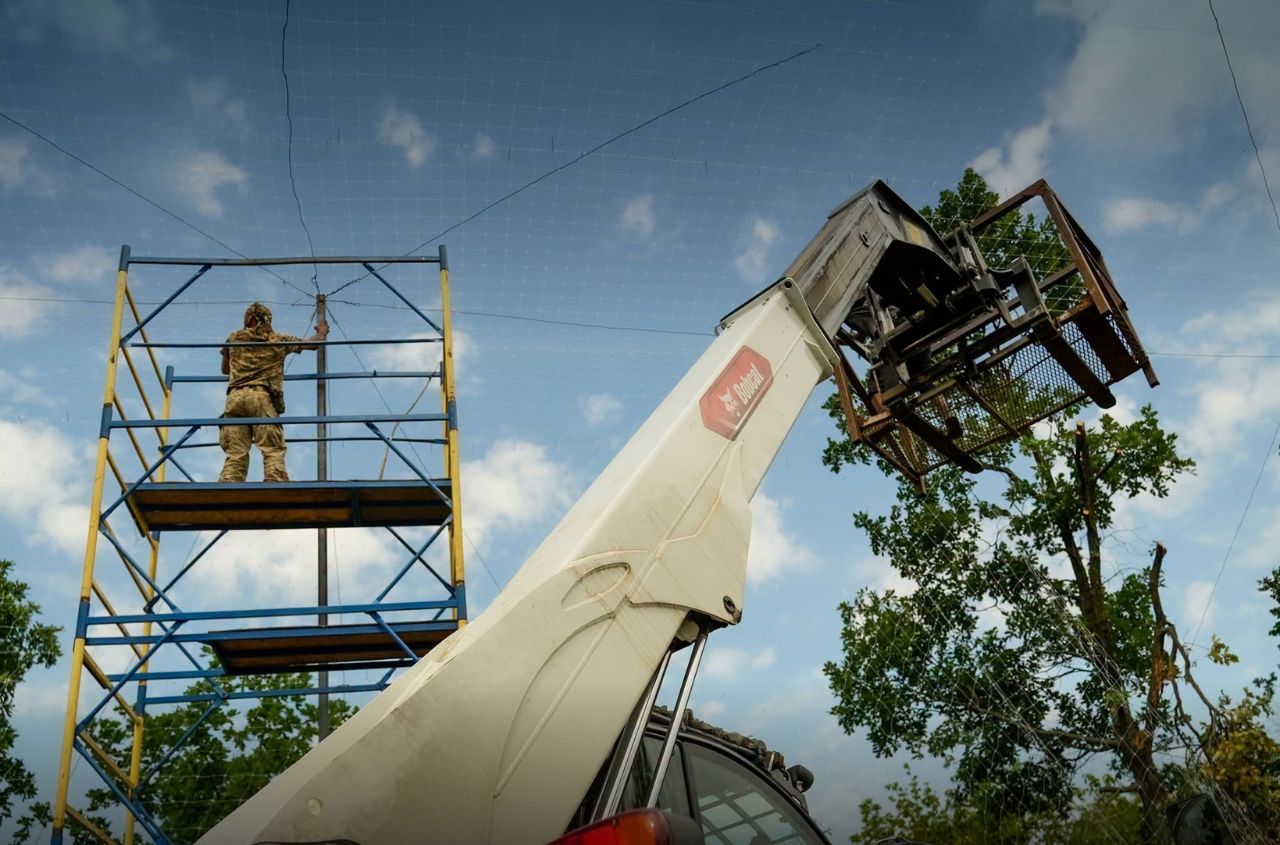 Over 2,000 km of Ukrainian logistics routes receive anti-drone protection