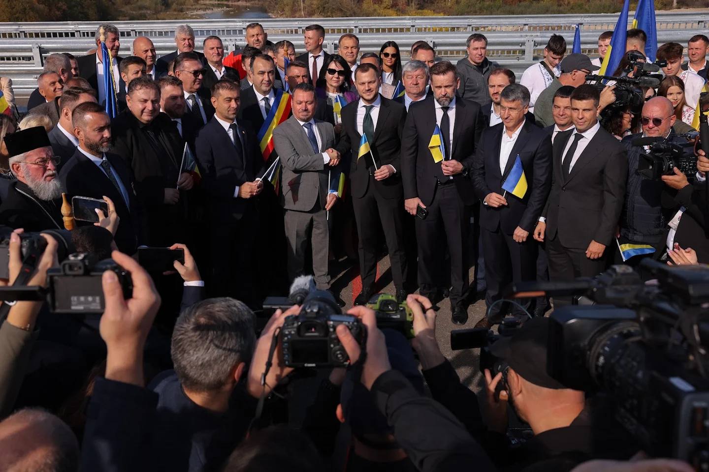 Romania and Ukraine open first new Zakarpattia border crossing in nearly 20 years